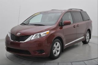 Used 2012 Toyota Sienna LE in Kalamazoo, Michigan