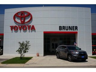 Used 2016 Toyota Highlander XLE in Early, Texas