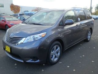 Used 2017 Toyota Sienna LE in Eugene, Oregon