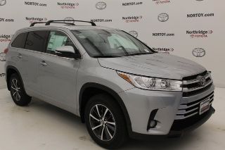 Used 2017 Toyota Highlander XLE in Northridge, California