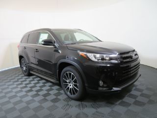 Used 2017 Toyota Highlander SE in Memphis, Tennessee