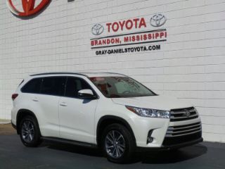 Used 2017 Toyota Highlander XLE in Brandon, Mississippi