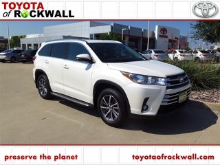 Used 2017 Toyota Highlander XLE in Rockwall, Texas