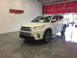 Used 2017 Toyota Highlander XLE in Birmingham, Alabama
