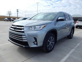 Used 2018 Toyota Highlander XLE in Oklahoma City, Oklahoma