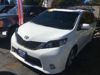 Used 2013 Toyota Sienna SE in Worcester, Massachusetts
