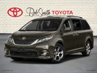 Used 2017 Toyota Sienna SE in La Crescenta, California
