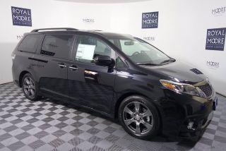 Used 2017 Toyota Sienna SE in Hillsboro, Oregon