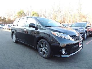 Used 2017 Toyota Sienna SE in Freehold, New Jersey