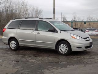 Used 2006 Toyota Sienna in Milwaukee, Wisconsin