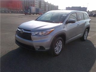 Used 2015 Toyota Highlander LE in Brooklyn, New York