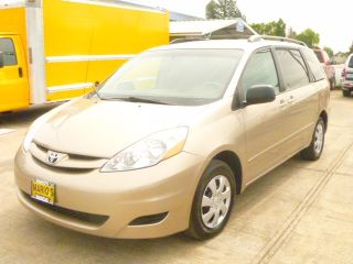 Used 2009 Toyota Sienna LE in Hillsboro, Oregon