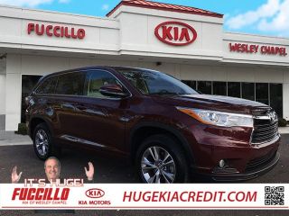 Used 2016 Toyota Highlander LE in Wesley Chapel, Florida