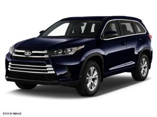 Used 2017 Toyota Highlander LE in Torrance, California