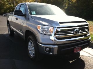 Used 2016 Toyota Tundra SR5 in Decatur, Illinois