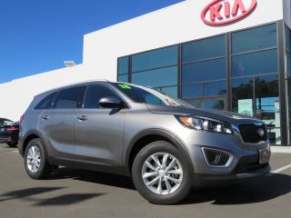 Used 2018 Kia Sorento LX in Ventura, California