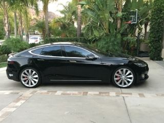 Used 2014 Tesla Model S in Long Island City, New York