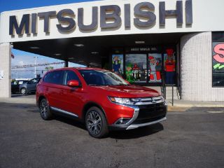 Used 2016 Mitsubishi Outlander SE in Bakersfield, California