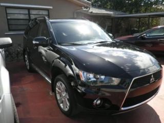 Used 2011 Mitsubishi Outlander SE in Calabasas, California