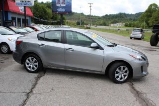 Mazda Mazda3 i Sport 2013