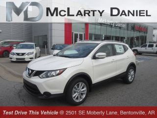 Used 2017 Nissan Rogue Sport SV in Bentonville, Arkansas