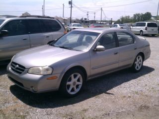 Used 2000 Nissan Maxima GLE in Richmond, Indiana