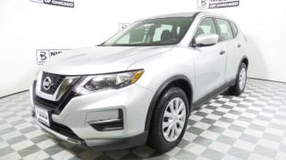 Used 2017 Nissan Rogue S in Chicago, Illinois
