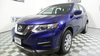 Used 2017 Nissan Rogue S in Chicago, Illinois