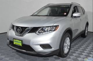 Used 2016 Nissan Rogue SV in Brooklyn Park, Minnesota