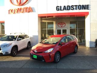 Used 2015 Toyota Prius v Three in Gladstone, Oregon