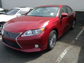 Used 2013 Lexus ES 300h in Eugene, Oregon