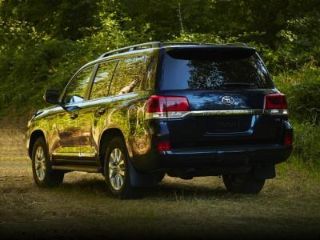 Used 2017 Toyota Land Cruiser in Manchester, Tennessee