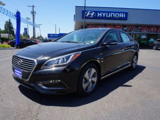 Used 2017 Hyundai Sonata Base in Beaverton, Oregon