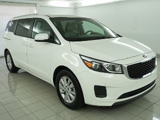 Used 2017 Kia Sedona LX in Lawrence, Kansas