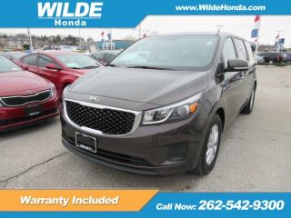 Used 2017 Kia Sedona LX in Waukesha, Wisconsin