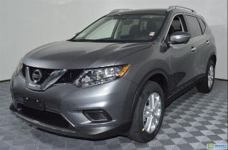 Used 2016 Nissan Rogue SV in Brooklyn Park, Minnesota