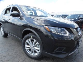 Used 2016 Nissan Rogue SV in Libertyville, Illinois