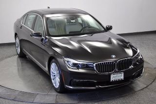 Used 2017 BMW 7 Series 740i xDrive in Schaumburg, Illinois