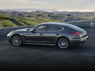 Used 2016 Porsche Panamera in Barrington, Illinois