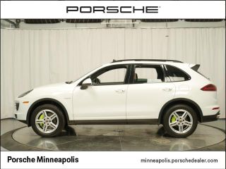 Used 2016 Porsche Cayenne S Hybrid in Minneapolis, Minnesota