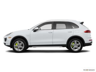Used 2016 Porsche Cayenne S Hybrid in Burlington, Massachusetts