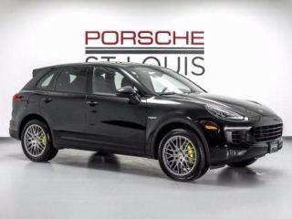 Used 2016 Porsche Cayenne S Hybrid in Highland Park, Illinois
