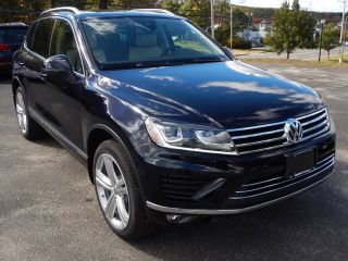 Used 2016 Volkswagen Touareg Executive in Simsbury, Connecticut